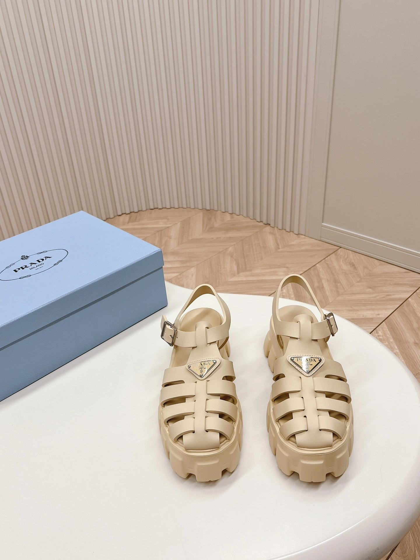 COCO--- Pr141 1X853M_3LKK_F0482_F_DD55 1X853M_3LKK_F0482_F_055 Thick soles：5.5cm item:D-X062E2008W